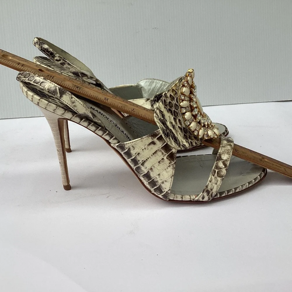 Manolo Blahnik Ronda Snake Embellished Slingback Heels 38.5 / 8 - Picture 6 of 12
